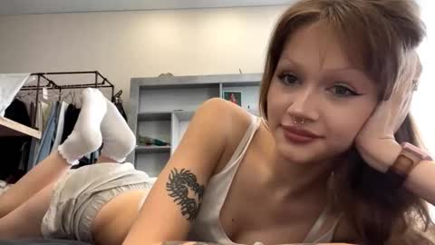 Lola online show from 4, 10, 2025