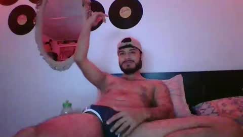 Snapshot of agustin_1298 chatting on 18, 12, 2025 Agustin online show from 18, 12, 2025