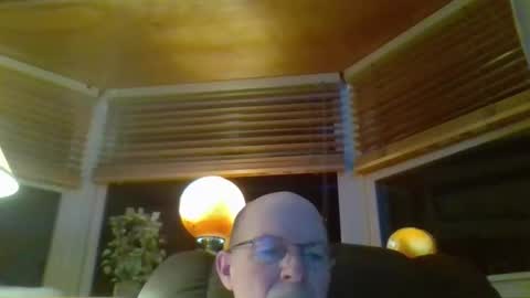 aguynrkfrd online show from 10, 4, 2026