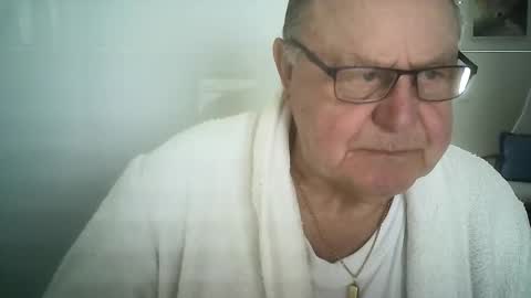 Snapshot of ahmole chatting on 12, 12, 2024 Ole online show from 12, 12, 2024