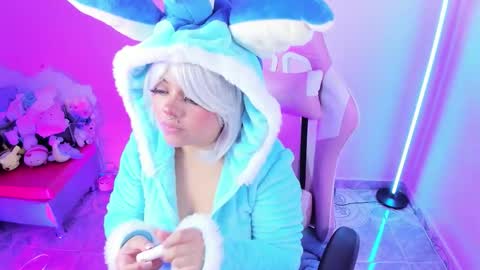 Ahri help me get to 100  online show from 17, 12, 2025