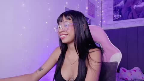 Snapshot of aida_mom chatting on 26, 6, 2026 Aida online show from 26, 6, 2026