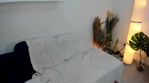 Snapshot of aileen_stone chatting on 3, 1, 2025 Aileen online show from 3, 1, 2025