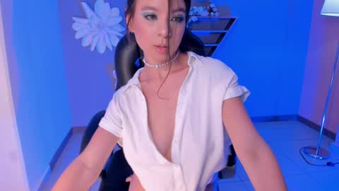 Snapshot of aileenvega chatting on 12, 12, 2024 AILEEN VEGA online show from 12, 12, 2024