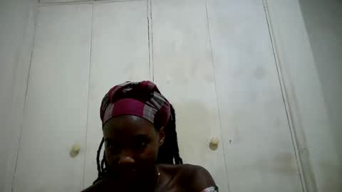 Snapshot of aileeya chatting on 12, 7, 2026 aileez online show from 12, 7, 2026