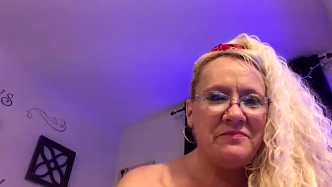 Snapshot of aim2pleaze2024 chatting on 1, 1, 2025 Aimhigher online show from 1, 1, 2025