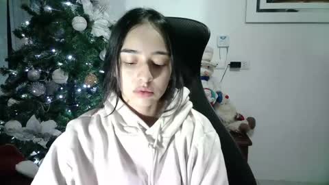 Snapshot of aineangeel chatting on 31, 12, 2024 AINE online show from 31, 12, 2024