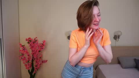 Snapshot of airycipher chatting on 12, 5, 2026 Sofia help me get 50 thumbs up online show from 12, 5, 2026