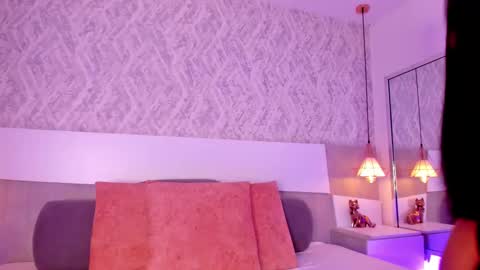 Aisha online show from 9, 10, 2025