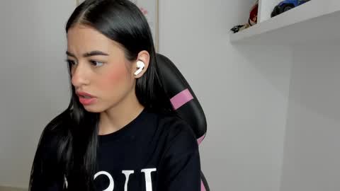 VALENTINA  independent online show from 13, 2, 2025