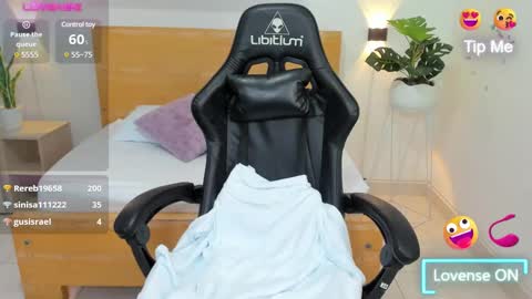 Aixa Burgos online show from 7, 2, 2025