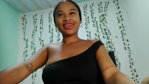 Snapshot of akemy_saunderz chatting on 13, 6, 2026 akemy_saunderz online show from 13, 6, 2026