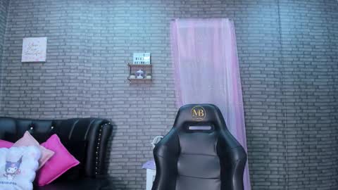 Akimmidoll GMT-5 0630 -1330 online show from 8, 11, 2025