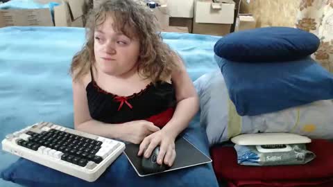 Snapshot of akindmodel chatting on 9, 9, 2025 Natalie online show from 9, 9, 2025