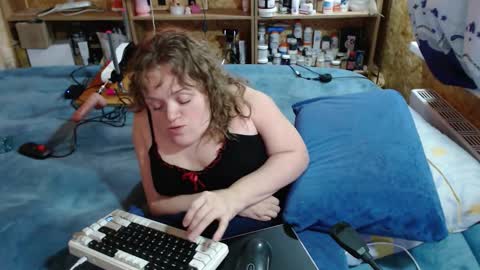 Snapshot of akindmodel chatting on 30, 9, 2025 Natalie online show from 30, 9, 2025