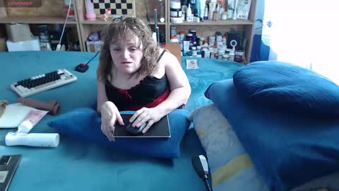 Snapshot of akindmodel chatting on 19, 10, 2025 Natalie online show from 19, 10, 2025