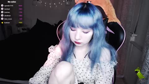 akirahartyx online show from 12, 1, 2025