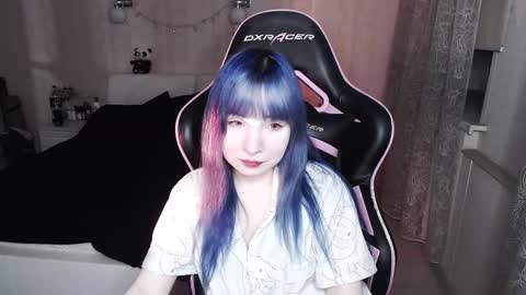 akirahartyx online show from 24, 11, 2025