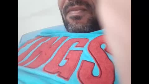 Brown arab man online show from 29, 10, 2025