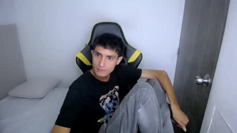 Akyra latin online show from 19, 2, 2026