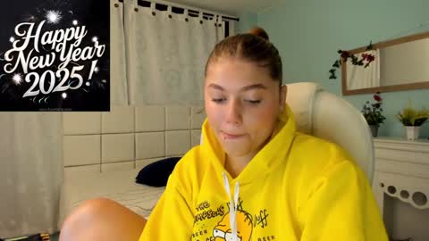 Snapshot of alaia_greyy chatting on 30, 12, 2024 Alaia online show from 30, 12, 2024