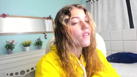 Snapshot of alaia_greyy chatting on 21, 1, 2025 Alaia online show from 21, 1, 2025