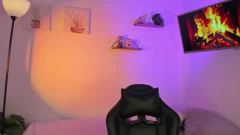   online show from 20, 4, 2026