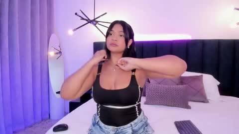 Snapshot of alaiia7 chatting on 18, 4, 2026 Alaia online show from 18, 4, 2026