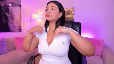 Snapshot of alaiia7 chatting on 17, 6, 2026 Alaia online show from 17, 6, 2026