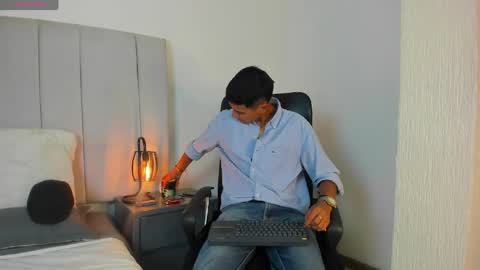 alan_colthon online show from 15, 4, 2026