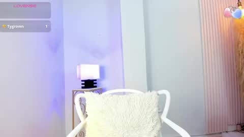 Snapshot of alana__rossetti chatting on 8, 5, 2026 Alana online show from 8, 5, 2026