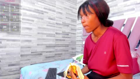 Snapshot of alana_roos chatting on 5, 2, 2025 Alana online show from 5, 2, 2025