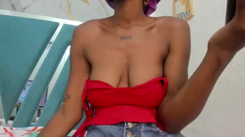 Snapshot of alana_roos chatting on 21, 9, 2025 Alana online show from 21, 9, 2025