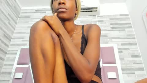 Snapshot of alana_roos chatting on 1, 10, 2025 Alana online show from 1, 10, 2025