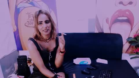 alanadelray online show from 6, 1, 2025