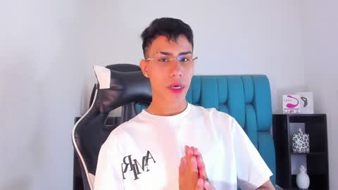 alannaughty_ online show from 23, 1, 2025