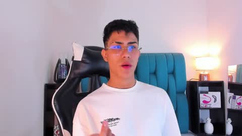 alannaughty_ online show from 1, 2, 2025