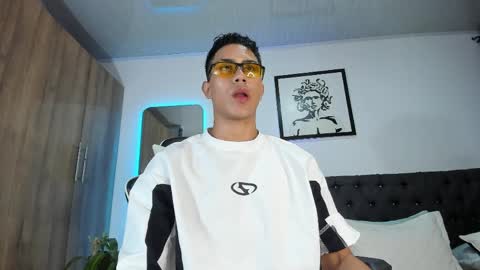 alannaughty_ online show from 17, 4, 2026