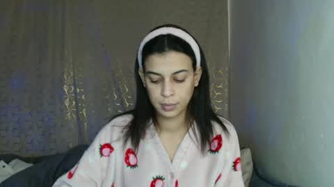 Snapshot of alaouirim25 chatting on 6, 1, 2026 AllylicArabis online show from 6, 1, 2026
