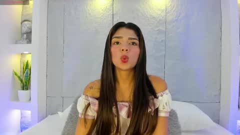 Alassia Hocthner online show from 11, 4, 2026