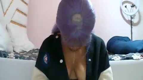Snapshot of albertine1504 chatting on 6, 7, 2026 albertine1504 online show from 6, 7, 2026