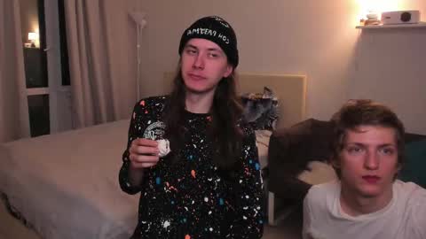 Albert You can ------------ support me at  online show from 18, 9, 2025