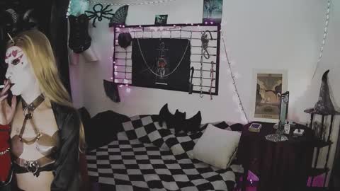 Mistic witch online show from 14, 2, 2025