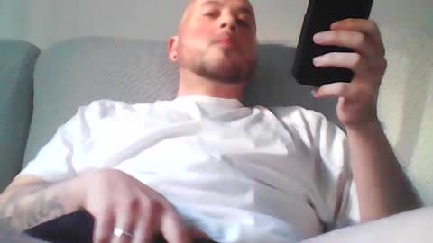 Snapshot of aleeexxxx4u chatting on 20, 4, 2026 aleeexxxx4u online show from 20, 4, 2026