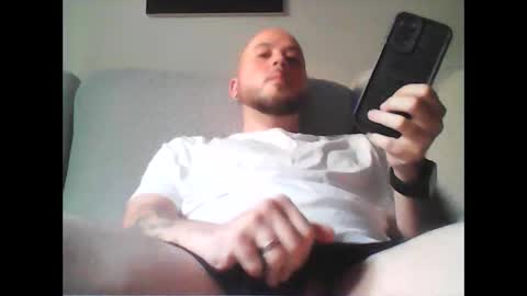 Snapshot of aleeexxxx4u chatting on 4, 5, 2026 aleeexxxx4u online show from 4, 5, 2026