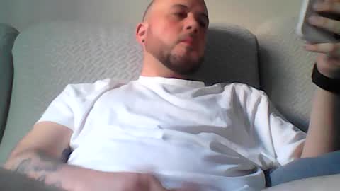 Snapshot of aleeexxxx4u chatting on 16, 6, 2026 aleeexxxx4u online show from 16, 6, 2026