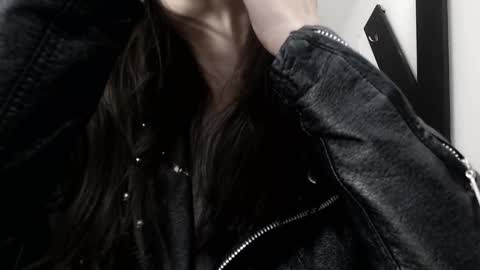 Snapshot of aleesha_cameron02 chatting on 28, 10, 2025 Ale online show from 28, 10, 2025