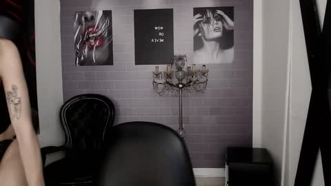 Snapshot of aleesha_cameron02 chatting on 9, 11, 2025 Ale online show from 9, 11, 2025