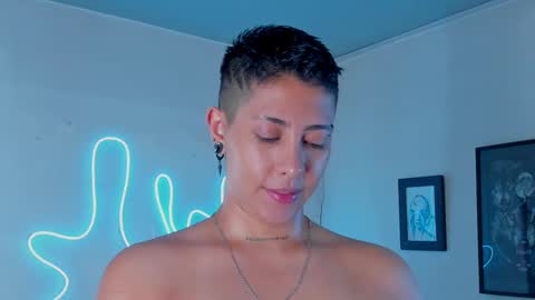 Snapshot of aleja1214 chatting on 10, 10, 2025 Alejandra online show from 10, 10, 2025