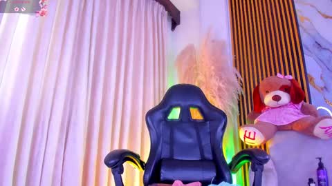 Snapshot of alejagarcia_ chatting on 12, 5, 2026 CUTE ALEJA online show from 12, 5, 2026